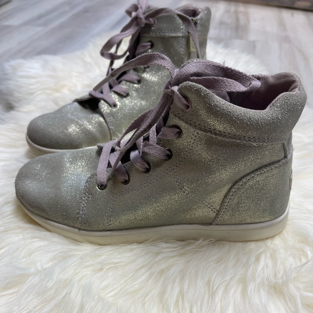 UGG Schyler high top sneakers youth size 3